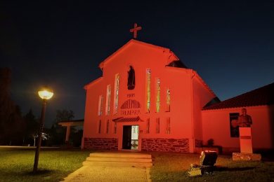 Bragança-Miranda: Santuário de Cerejais situa-se num território de paz, mas ilumina-se de vermelho a pensar no «drama da perseguição religiosa» no mundo