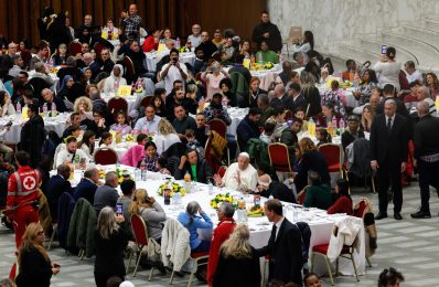 Vaticano: Papa denuncia «idolatria do dinheiro e do consumo» que despreza os mais frágeis 