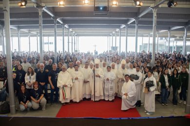 Porto: Bispo convida jovens a caminhar «na alegria e na esperança», de «mãos dadas com Cristo e uns com os outros»