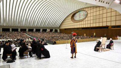 Vaticano: «A guerra é sempre uma derrota», reafirmou o Papa, com pedido de oração ao «príncipe da paz»