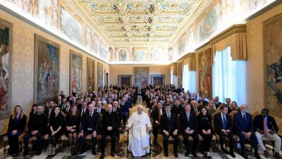 Igreja/Sociedade: Vaticano recebe «Concerto com os Pobres», «um bonito sinal de harmonia sinodal»