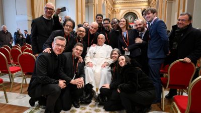 Vaticano: Papa pede teologia «acessível a todos»