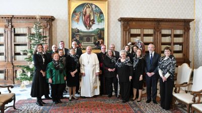 Vaticano: Papa contesta «cultura machista»