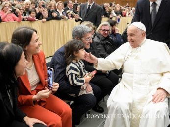 Educação: Escola é espaço para «imaginar a paz» com proximidade e sem «bullying» - Papa Francisco