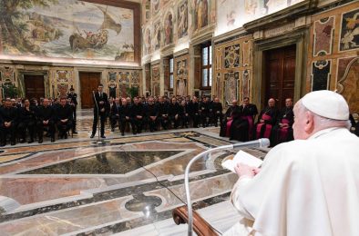 Vaticano: Papa recebeu responsáveis católicos de Valência e evocou vítimas das cheias