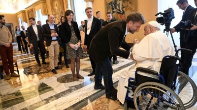 Vaticano: Papa convida a partilhar esperança, posta à prova num «mundo marcado pela guerra e por tantas injustiças»