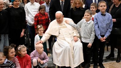 Vaticano: Papa pede sociedade atenta a pessoas «marginalizadas pela deficiência ou pela fragilidade»