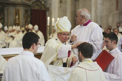 Lisboa: Patriarca preside a ordenação episcopal de D. Rui Gouveia, convidando-o a ser «obreiro da esperança» (c/fotos)