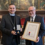 Setúbal: D. Américo Aguiar recebeu medalha da cidade na Classe Paz e Liberdade