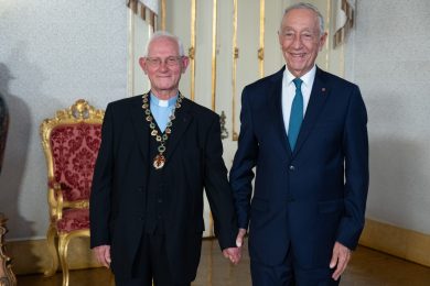 Igreja/Portugal: Presidente da República condecora padre António Cartageno com Ordem Militar de Sant’Iago da Espada