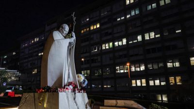 Francisco: Papa passou uma noite tranquila, e inicia novo dia de internamento