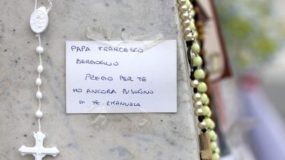 Vaticano: Exames confirmaram melhorias do estado clínico de Francisco