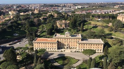 Vaticano: Estado tem nova equipa de governo, liderada pela primeira vez por uma mulher