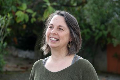 A sabedoria das plantas e o «contágio perpétuo» entre as pessoas no caminho emocionalmente feliz de Margarida Zoccoli - Emissão 17-04-2025