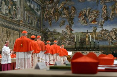 Conclave 2025: Cerimónia de entrada marcada para a tarde de 7 de maio