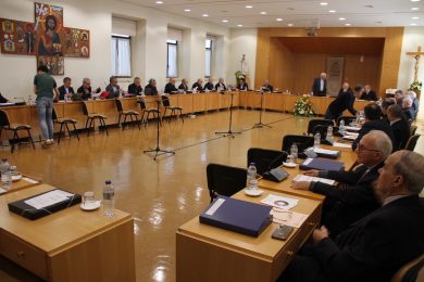 Portugal - «Desejamos que todos tenham um trabalho digno e possam usufruir de um salário justo e equitativo» - Conferência Episcopal (c/ vídeo)