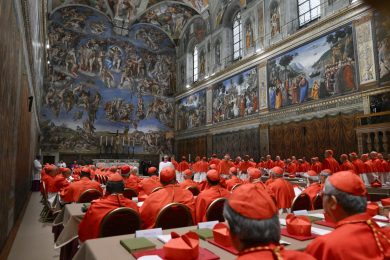 Conclave 2025: Cardeais iniciam processo de eleição, depois de fecho das portas da Sistina