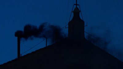 Conclave: Fumo negro na primeira votação