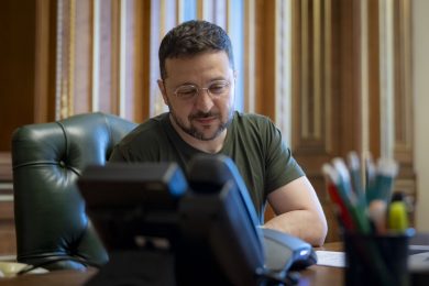 Vaticano: Papa e presidente da Ucrânia falaram ao telefone