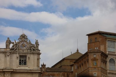 Conclave 2025: «50 mil pessoas à espera do fumo, a olhar para uma chaminé, a gaivota torna-se o centro das atenções» - Padre Valter Malaquias