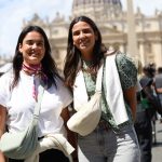 Conclave 2025: «Esperamos não ir embora sem o fumo branco» - Mafalda Cunha