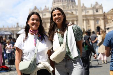 Conclave 2025: «Esperamos não ir embora sem o fumo branco» - Mafalda Cunha