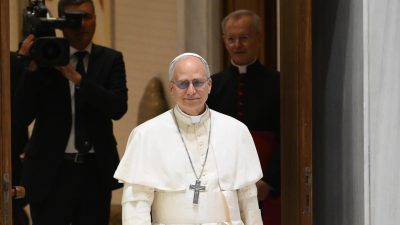 Vaticano: Papa apela à libertação de jornalistas presos e defende alternativas ao «paradigma da guerra»