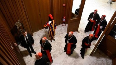 Conclave 2025: Reuniões de cardeais insistem em perfil aberto e dialogante