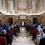 Vaticano: Papa pede compromisso da Igreja perante mundo «ferido pela guerra»