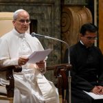 Vaticano: Papa denuncia «a idolatria do lucro» que compromete a paz