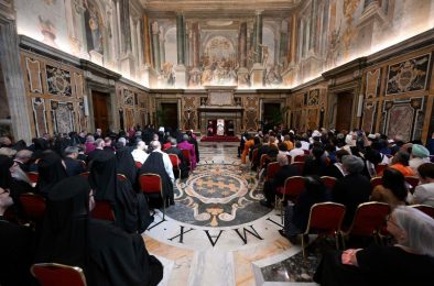 Vaticano: Papa apela a trabalho conjunto das religiões em favor da paz e do desenvolvimento