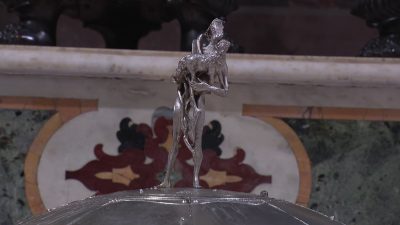 Conclave: Urnas para recolher votos foram criadas em 2005 pelo escultor italiano Cecco Bonanotte