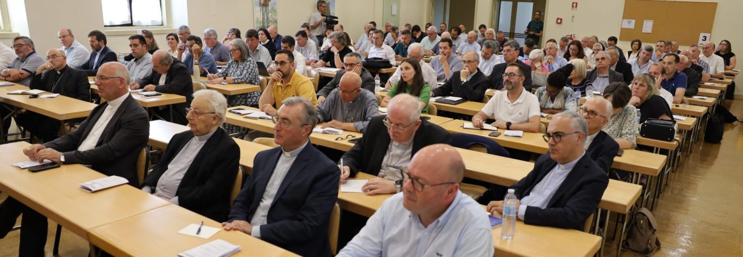 Sínodo/Portugal: Presidente da CEP pede que «sejam revistos os processos de escuta, avaliação e decisão» (c/fotos)