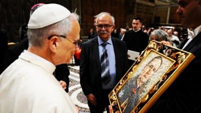 Vaticano: Papa homenageia cardeal morto durante regime comunista na Roménia