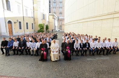 Vaticano: Papa afirmou que «consciência da amizade de Jesus Cristo» é o segredo que formou os santos