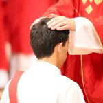 Igreja: A sinodalidade é «uma das principais oportunidades para os sacerdotes do futuro», afirma o Papa