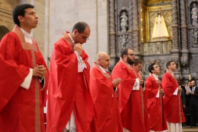 Lisboa: Patriarca pede padres livres de «preconceitos» e do carreirismo, prontos a servir a Igreja (c/ fotos)