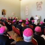 Vaticano: Papa pediu aos bispos de Madagáscar para «não desviarem o olhar dos pobres»