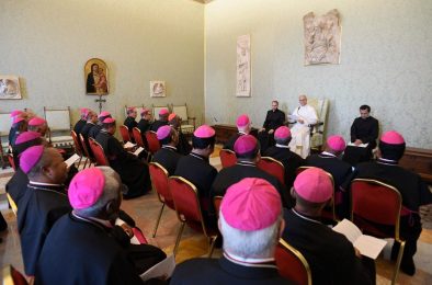 Vaticano: Papa pediu aos bispos de Madagáscar para «não desviarem o olhar dos pobres»
