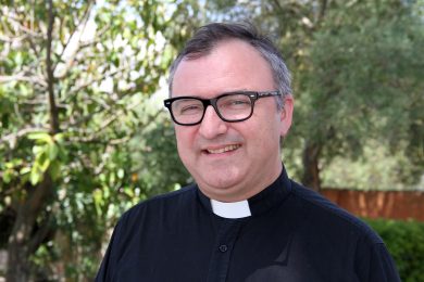 Igreja: Quando uma cerveja ou um biscoito ajudam a criar comunidade e a dialogar com turistas nos centros históricos de Lisboa