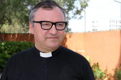 Arte, cerveja e biscoitos: a receita para construir comunidade em bairros históricos, padre Edgar Clara - Emissão 12-06-2025