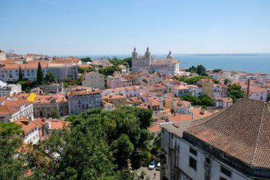 Lisboa: «O turismo é demais para um bairro tão pequeno» - as mudanças nas rotinas do Castelo e a procura de diálogo e integração (c/fotos)