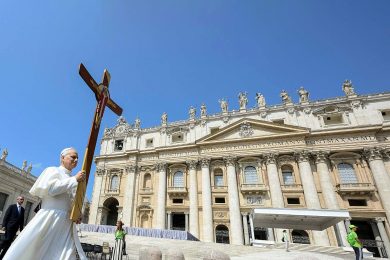 Vaticano: «A melhor maneira de servir a Santa Sé é esforçarmo-nos por ser santos» - Leão XIV