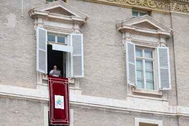 Vaticano: Papa assume preocupação com notícias «alarmantes» do Irão e recorda crise humana em Gaza