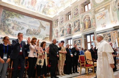 Vaticano: «Ninguém é cristão sozinho», diz o Papa
