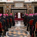 Vaticano: Papa pede que seus embaixadores estejam «ao lado dos últimos»