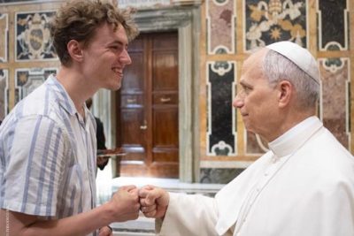 Vaticano: Papa responde a leitora da revista «Praça de São Pedro» e elogia «grito» pela paz