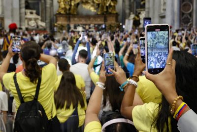 Vaticano: Papa desafia influencers e missionários digitais a promover espaços de «encontro» e humanizar a tecnologia