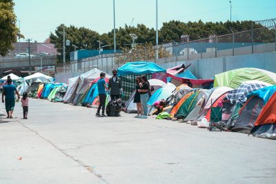 Jubileu 2025: Migrantes e refugiados são «mensageiros de esperança» no mundo «obscurecido por guerras e injustiças», afirma o Papa