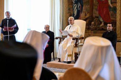 Vaticano: Papa lamentou «guerra sem sentido» na Ucrânia e reza para que «a paz regresse o mais rapidamente»